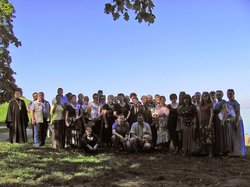 ����� ����