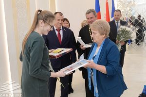 ���� ����